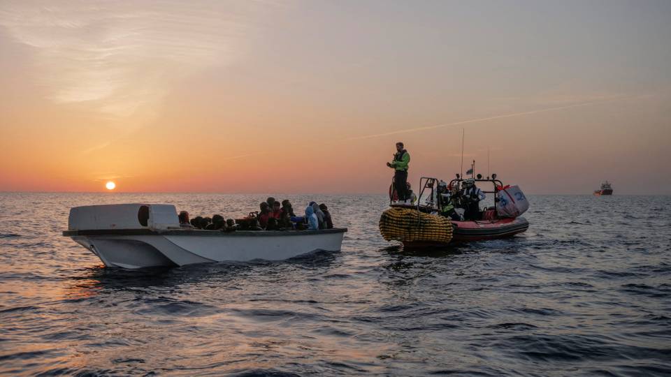 At least 60 migrants die off Libyan coast