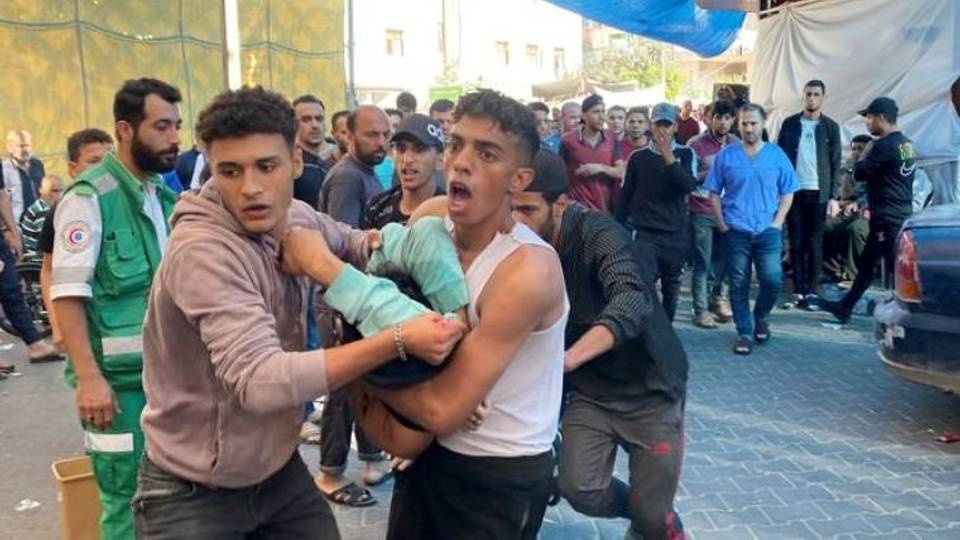 Live Updates: Gaza hospitals come under new Israeli attacks