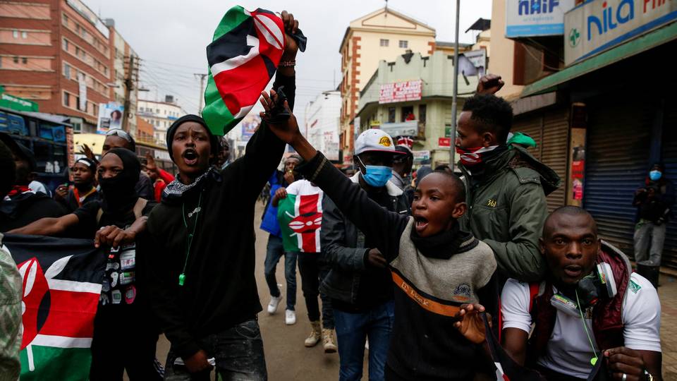 Kenya's new cabinet sworn in as protests resume