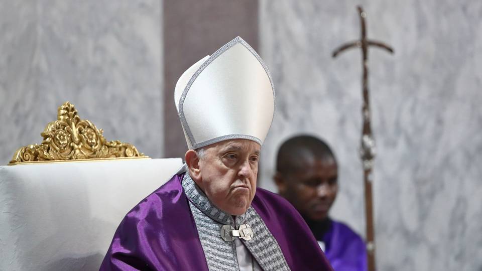 Pope Francis appeals to Sudan's generals to 'stop war'