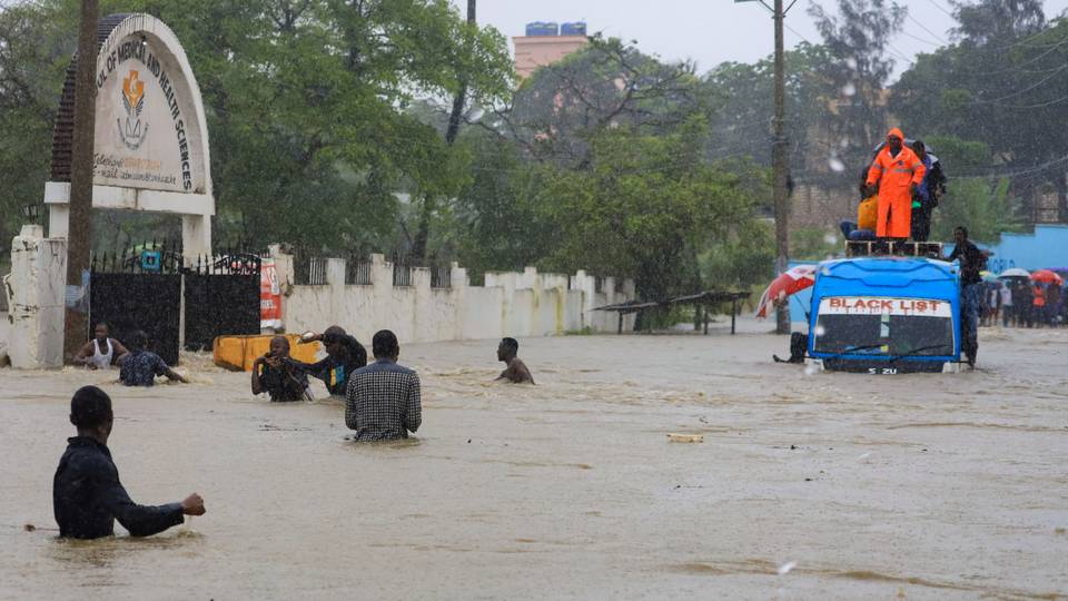 Kenya flood death toll rises to 120