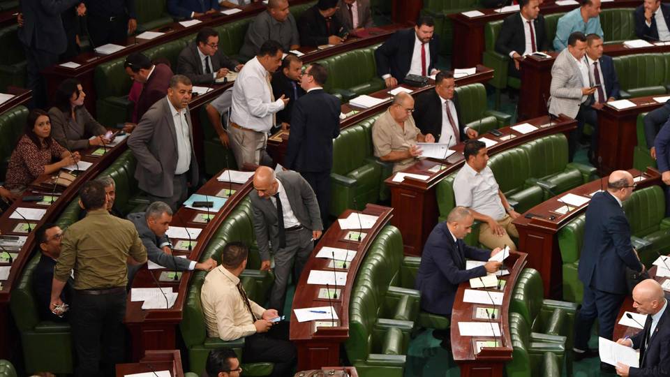 Tunisia passes law to deny court powers over election oversight