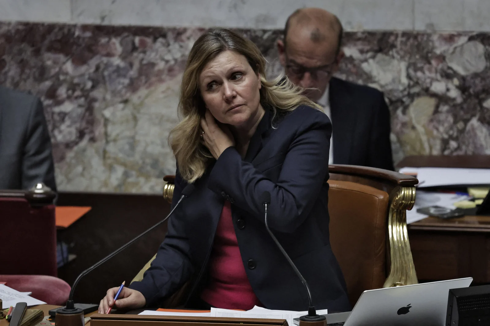 Yaël Braun-Pivet appelle à l’exemplarité des élus et à des réponses ciblées aux crises