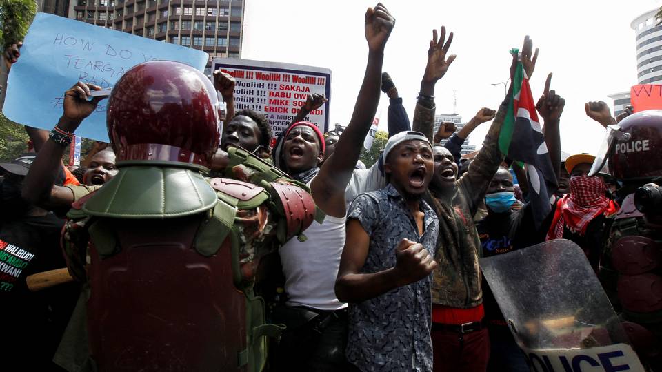 Kenya anti-tax protests: Parliament barricade breached