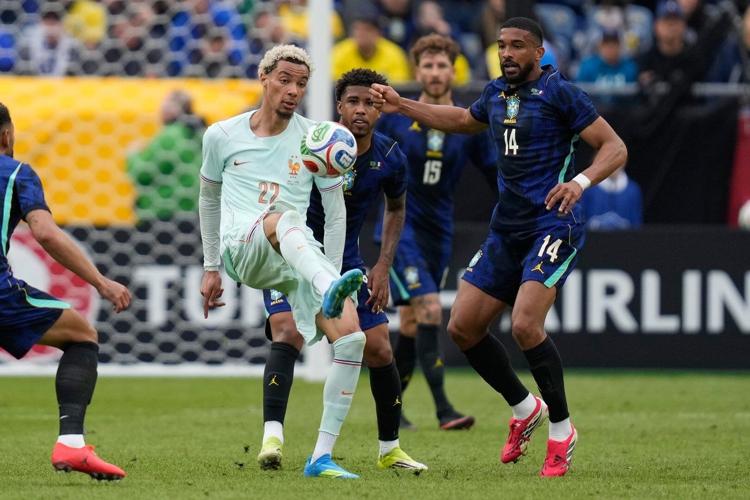 La France s’impose 2-1 face au Brésil en amical malgré une infériorité numérique