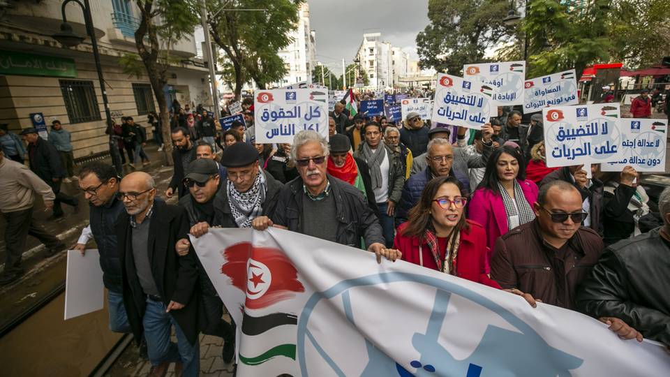 Tunisie: des centaines de manifestants expriment leur solidarité avec la Palestine