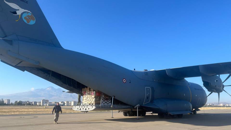 Türkiye sends 24 tonnes of food aid for Gaza via Jordan