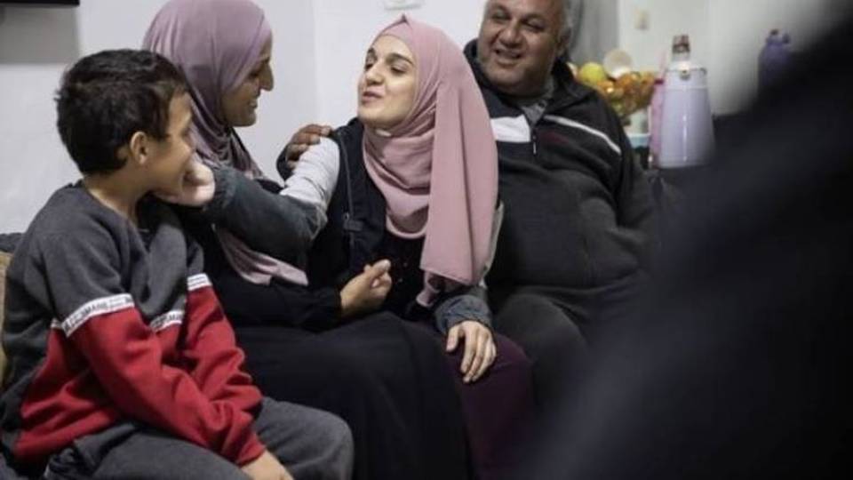 Israël-Hamas: nouvel échange d'otages contre détenus prévu au troisième jour de trêve
