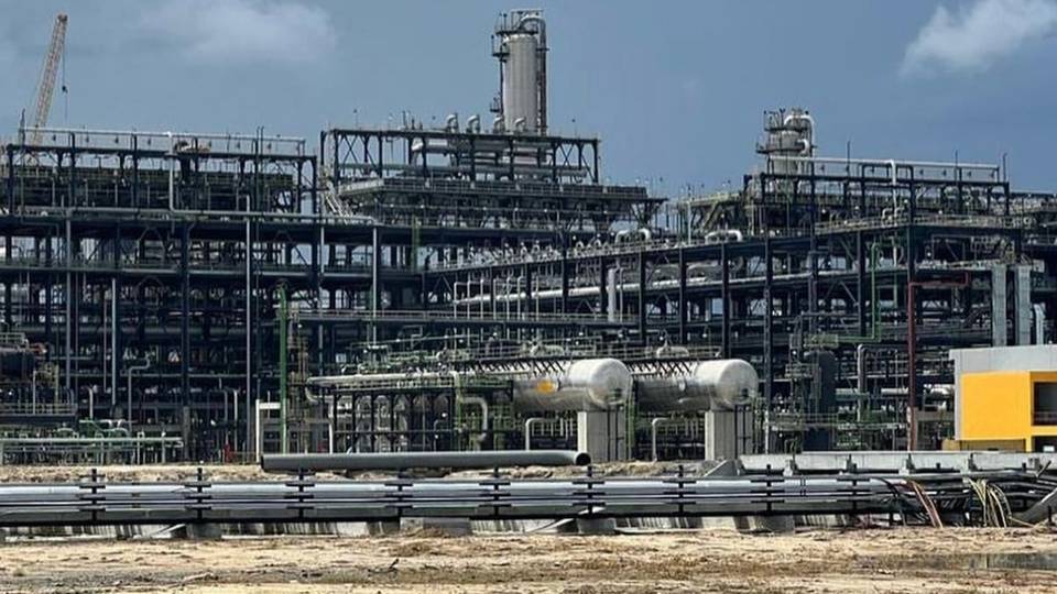 Nigeria's Dangote refinery hopes to hit 550,000 barrels per day