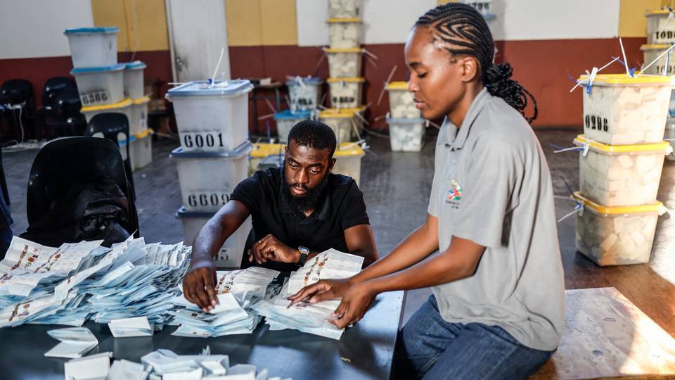 Namibia opposition parties allowed to inspect voting data