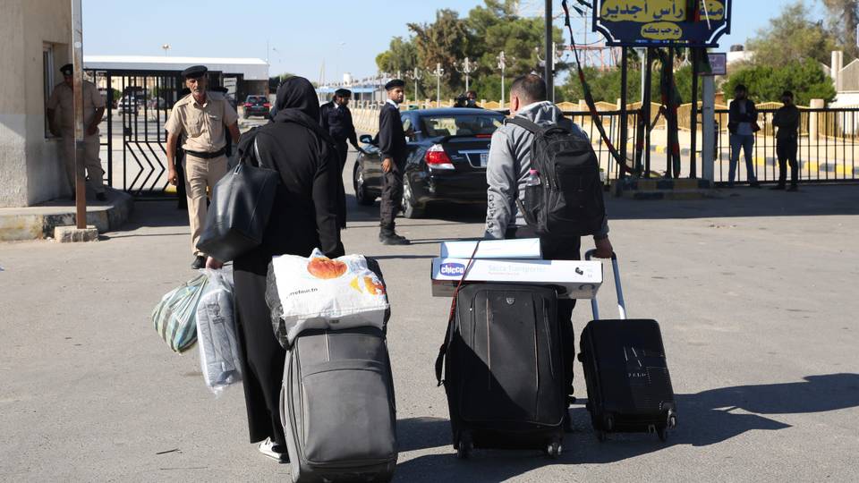 Libya opens border with Tunisia after three-month closure
