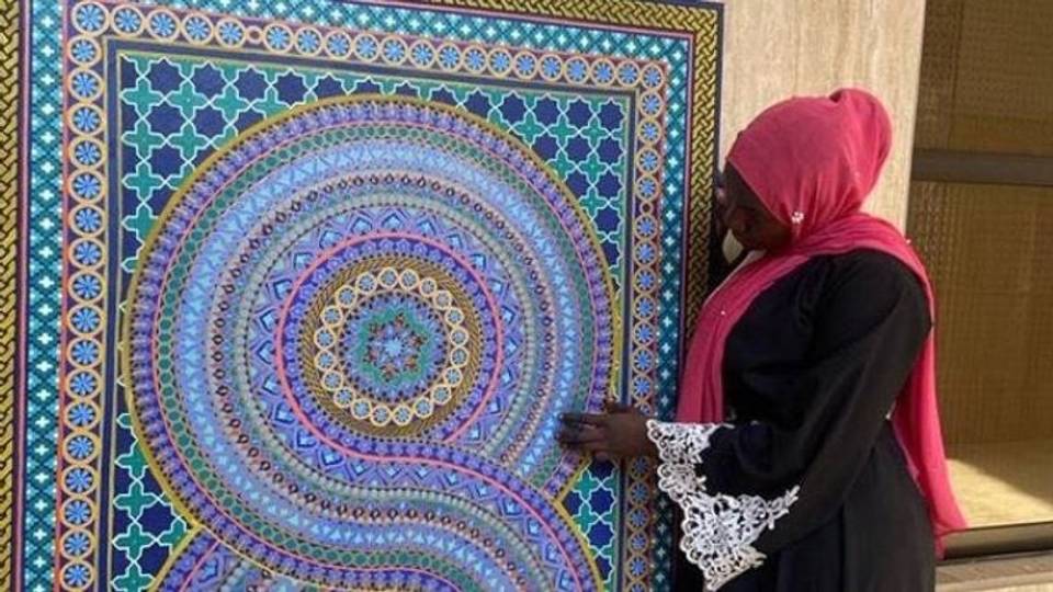 Halima Abubakar: comment une artiste relie les points avec les peintures murales Mandala et Tezhip
