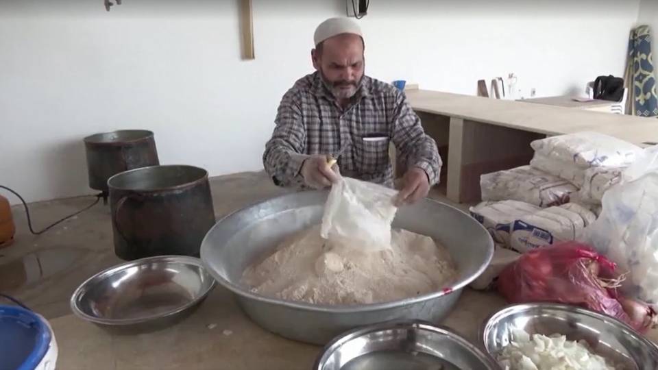 Bazin: A Ramadan meal bringing Libyans together