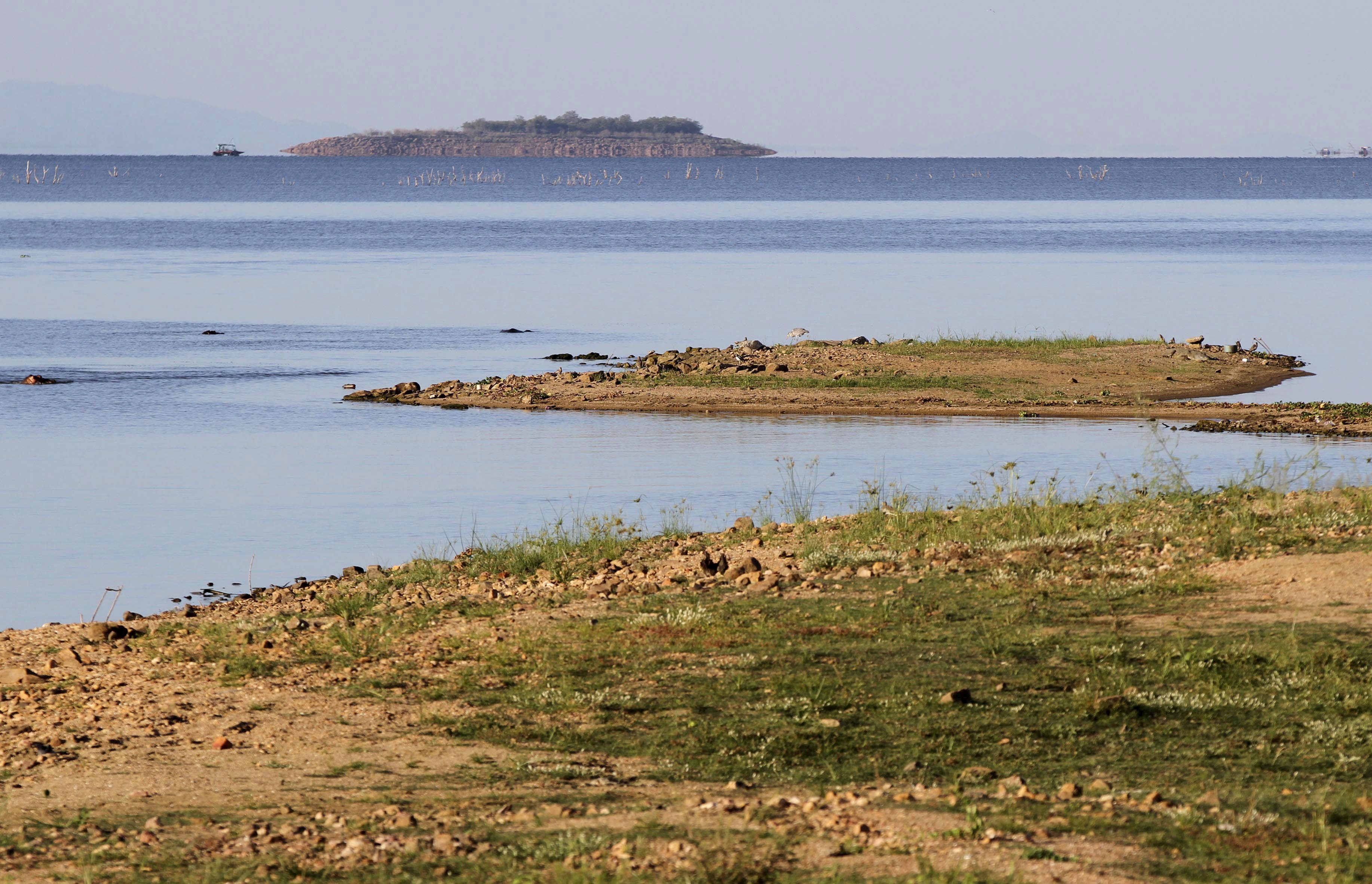Rescuers recover 15 bodies, dozens missing after Zimbabwe ferry capsize