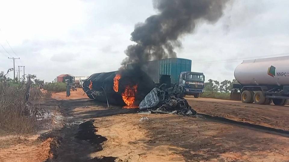 Nigeria fuel tanker crash death toll climbs to 59