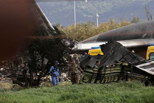 Algérie : Deux militaires tués dans le crash d’un avion de l’armée de l’air