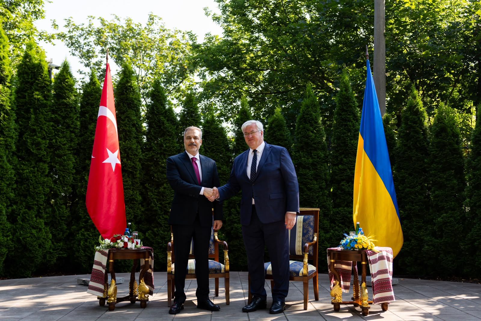 Russie-Ukraine: Le ministre turc des Affaires étrangères appelle à la poursuite des pourparlers d'Istanbul