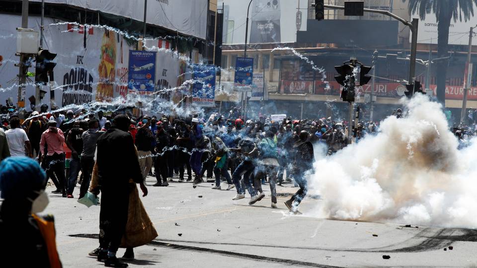 Kenya: une manifestation anti-gouvernementale sombre dans le chaos, au moins 10 morts