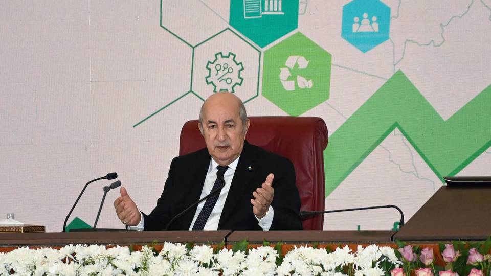 Algerian electoral board lists presidential candidates