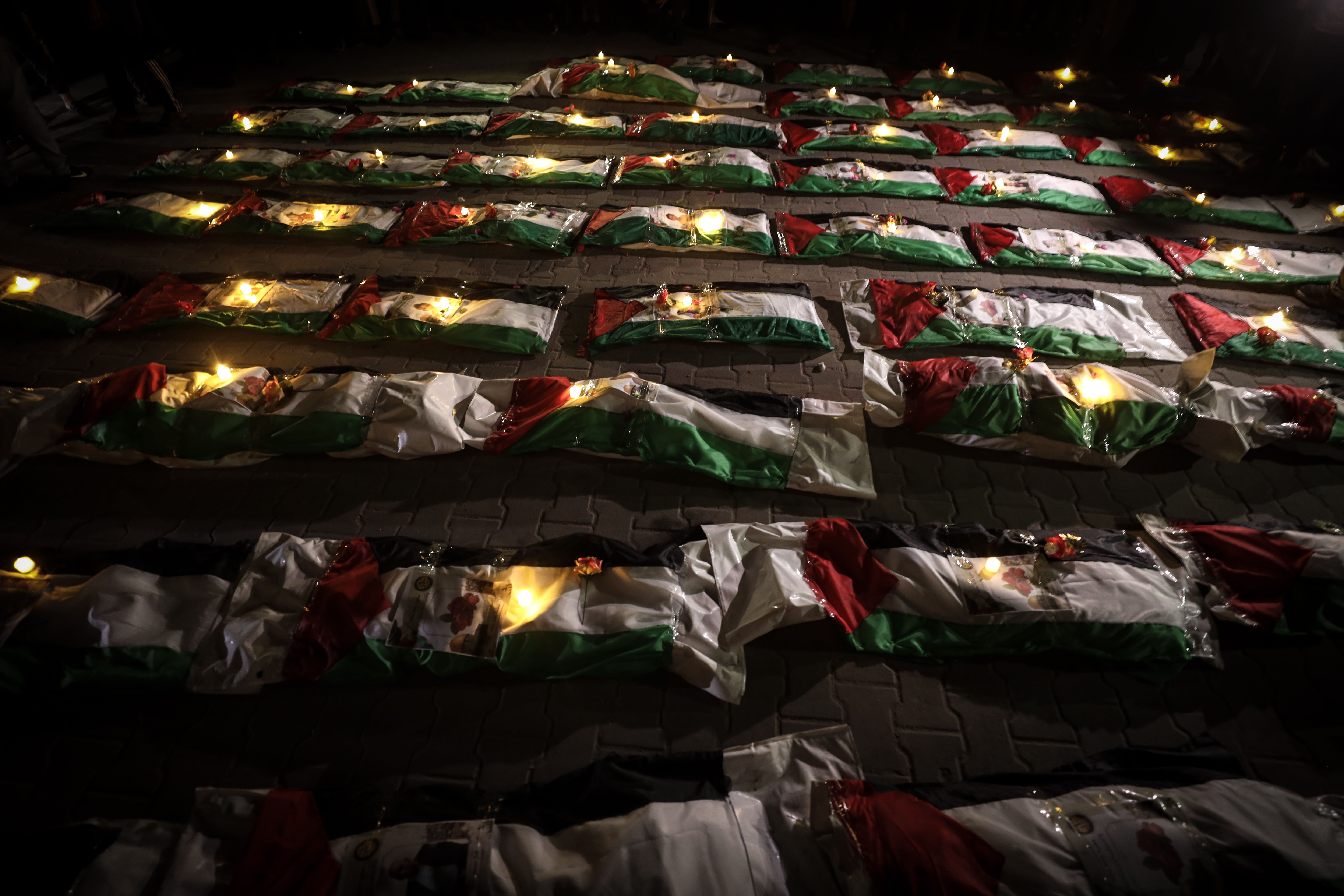 Les familles de Gaza récupèrent des parties de leurs  proches des décombres de la guerre