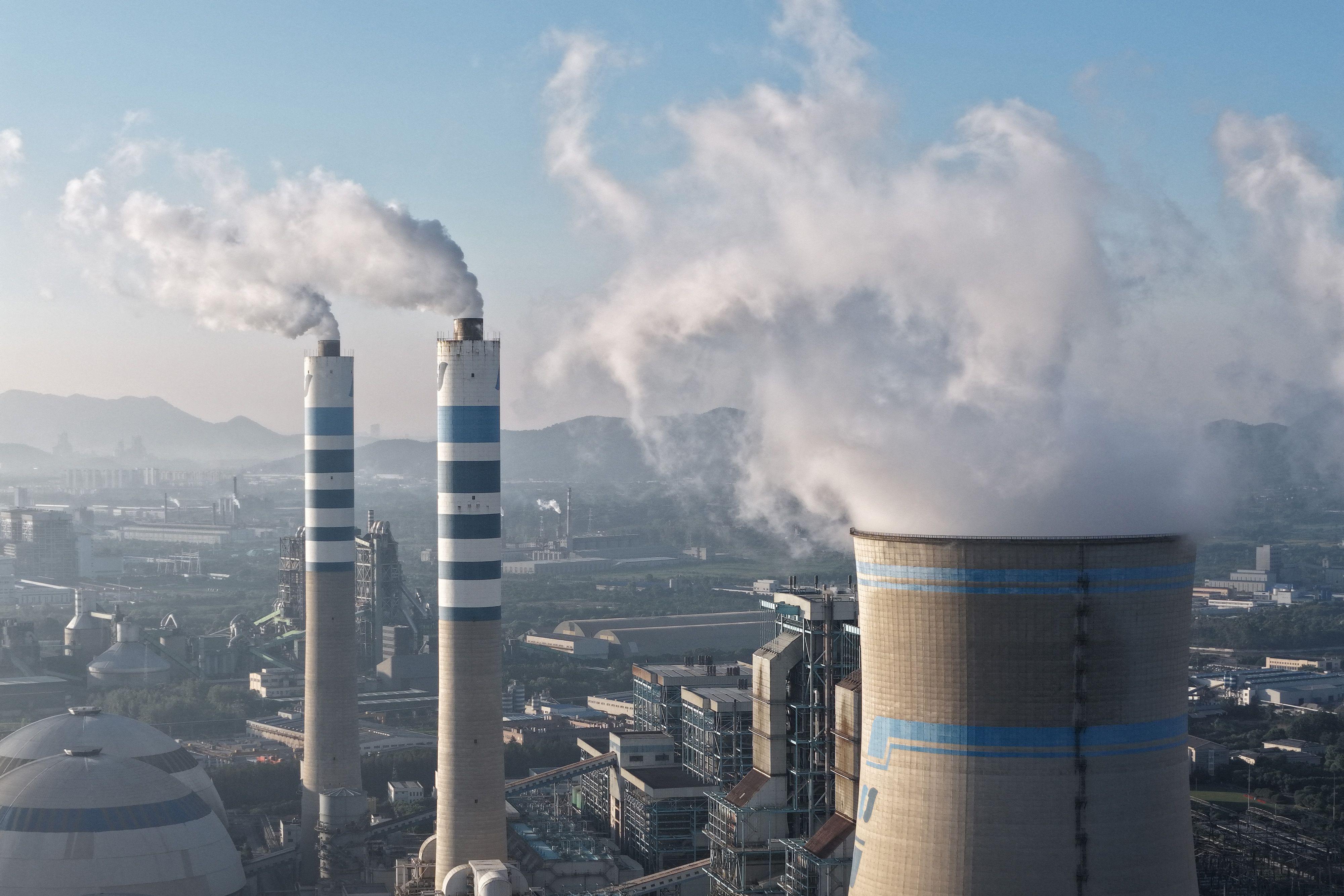 Comment la crise au Moyen-Orient fait baisser les émissions de CO₂ en Chine ?