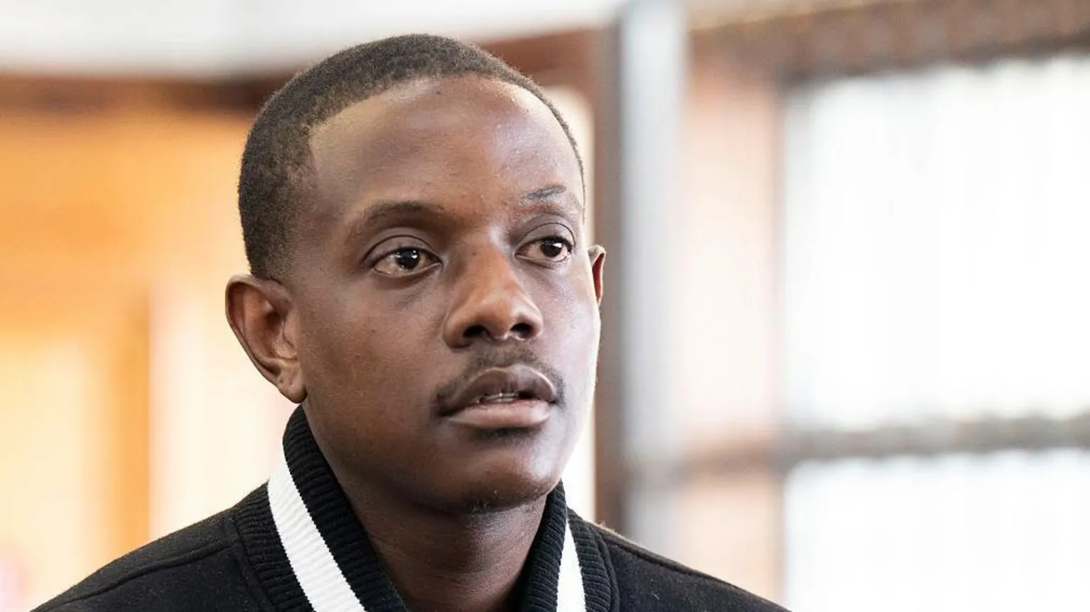 Mwana wa Robert Mugabe anakabiliwa na kufukuzwa nchini Afrika Kusini baada ya kupatikana na hatia ya kumiliki silaha kinyume cha sheria,