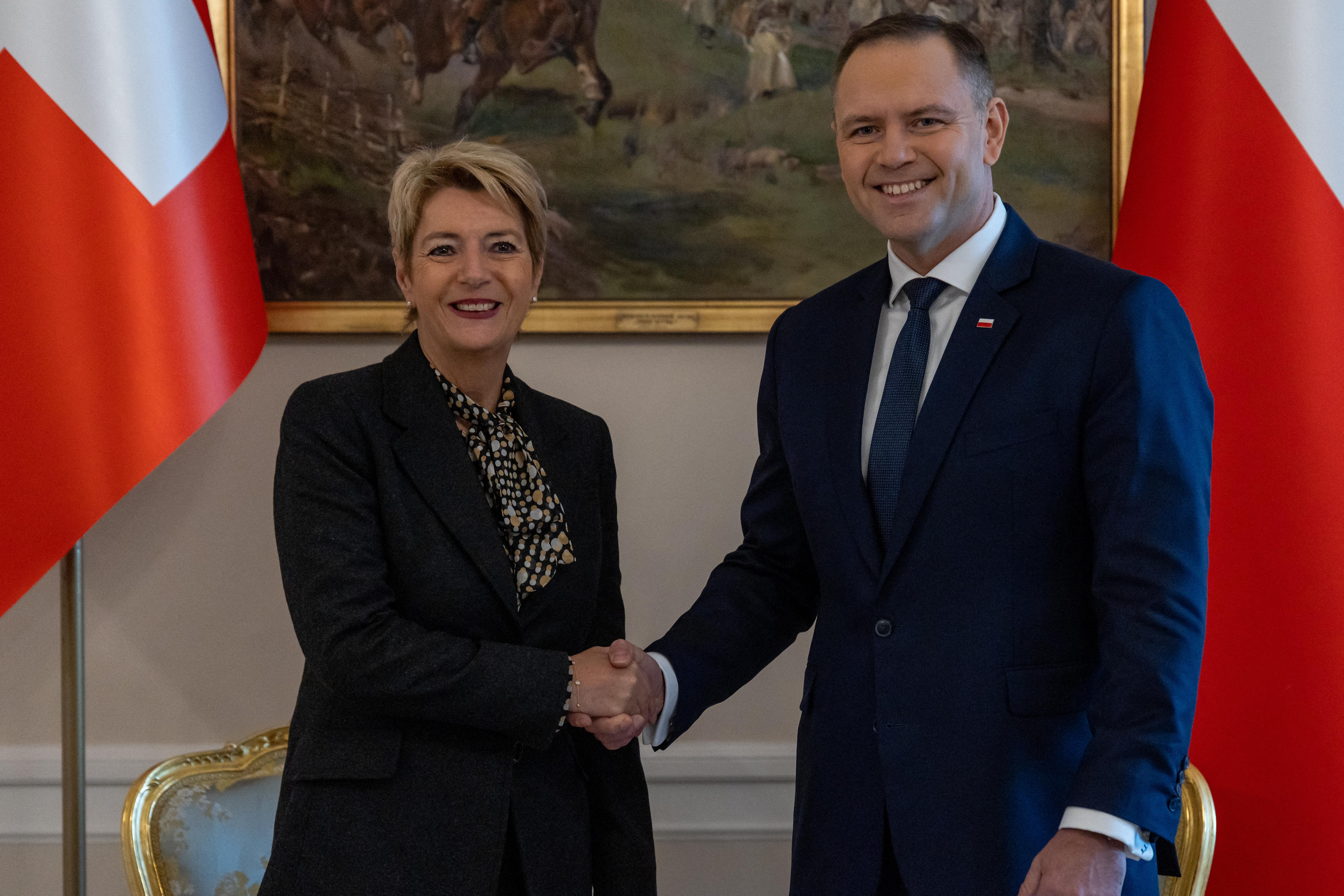 La Pologne et la Suisse renforcent leur coopération en matière de défense et de formation militaire