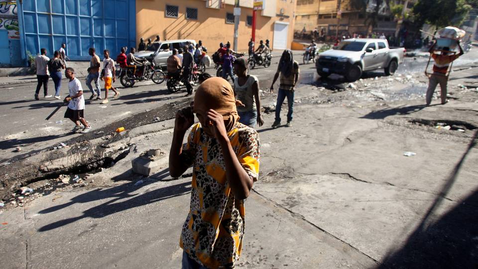 Haiti crisis: Kenyan police officer killed in shootout