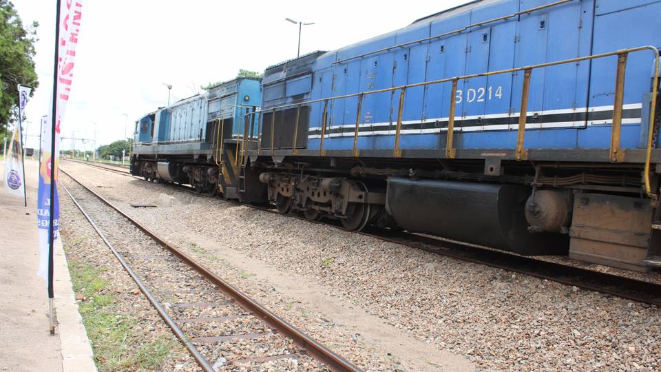 Deaths  after mineral-laden train derails in Zimbabwe