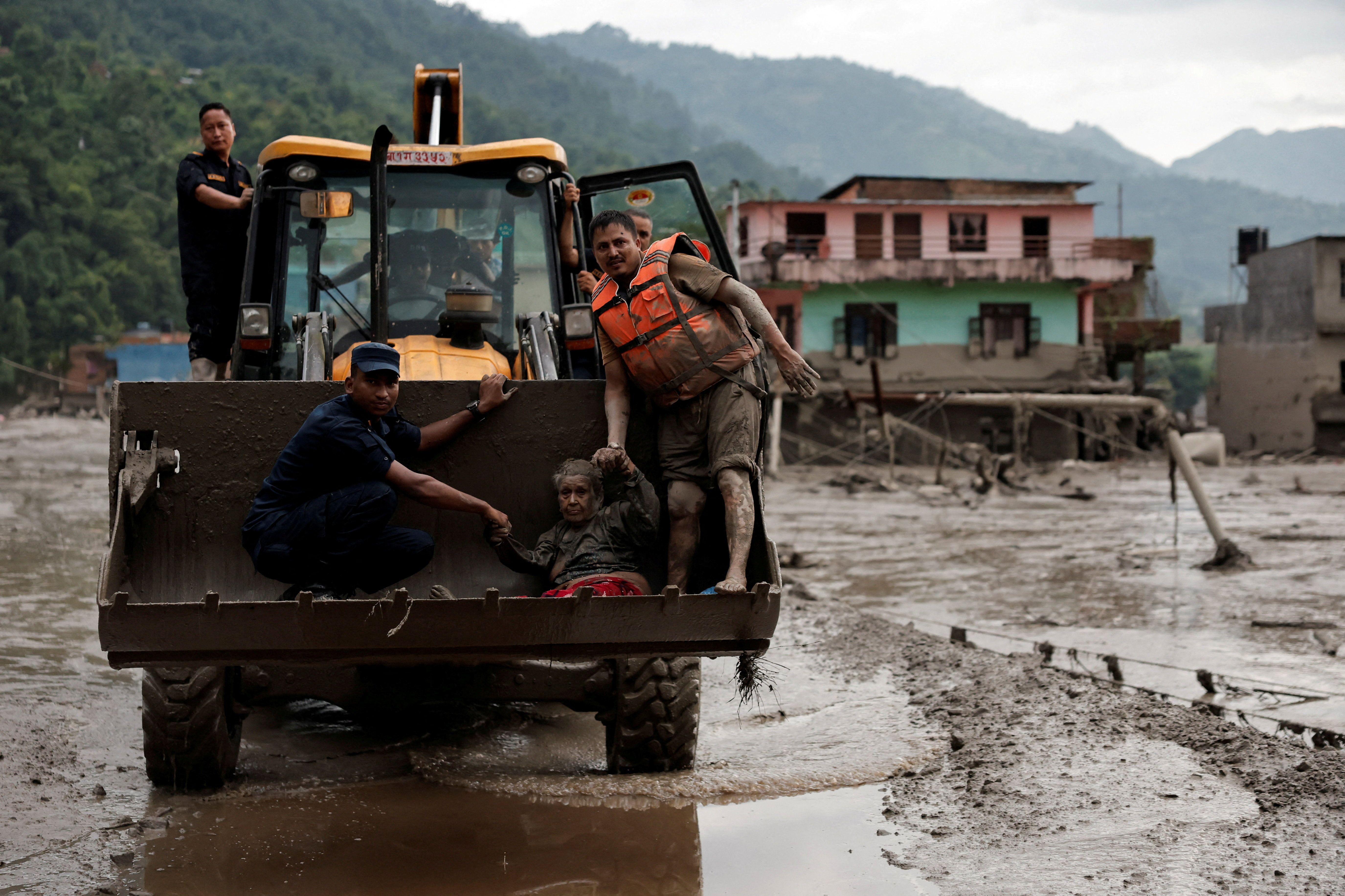 Nepal floods: Four South African tourists among hundreds missing