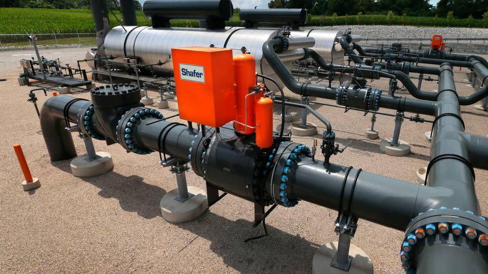 Nigeria, Equatorial Guinea sign deal on gas pipeline