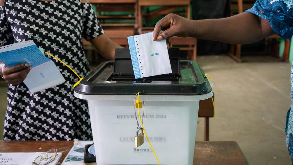 Gabon referendum: Night curfew extended as voting continues