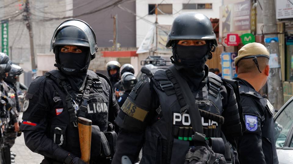 Gunmen burst into Ecuador TV studio live on air