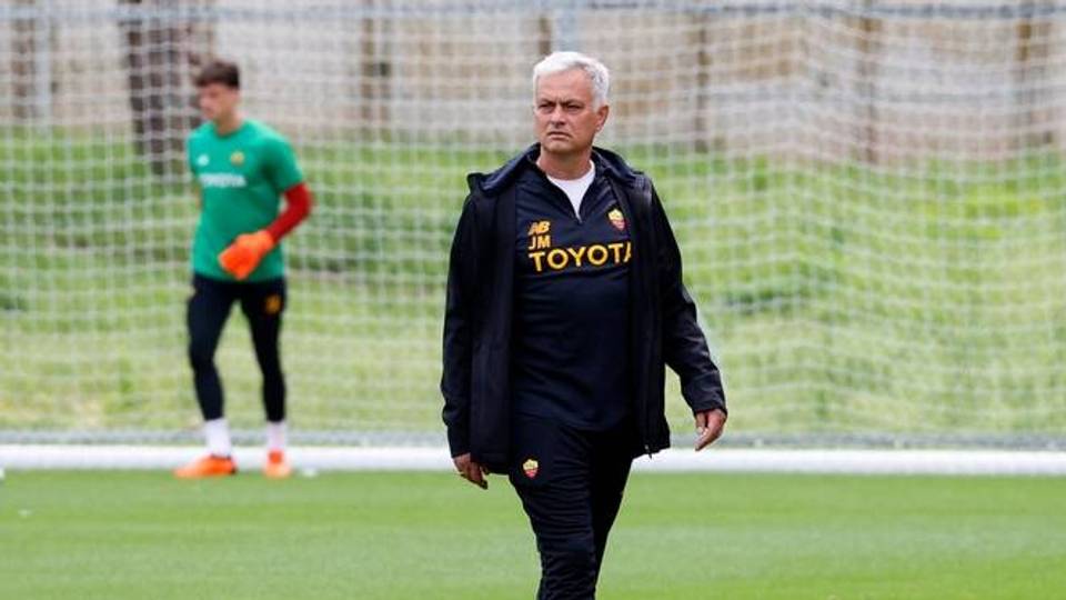 José Mourinho reportedly signs with Türkiye’s Fenerbahce