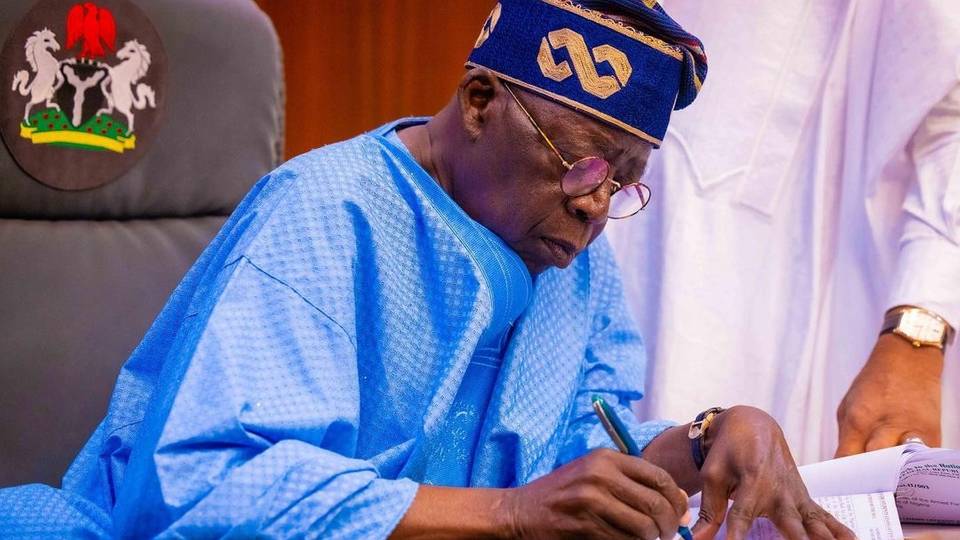 Nigeria hits back at US over 'hotel threats'