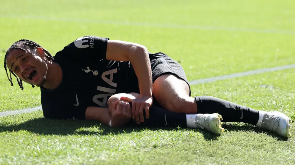 Mchezaji wa Spurs, Simons Akosa Msimu Wote na Kombe la Dunia
