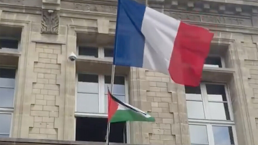 French Mayor Raises Palestinian Flag Amid Free Speech Debate
