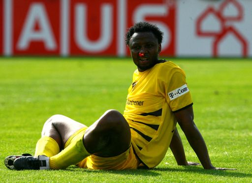 Kocha wa Zambia Moses Sichone hatoshelezi kanuni za CAF