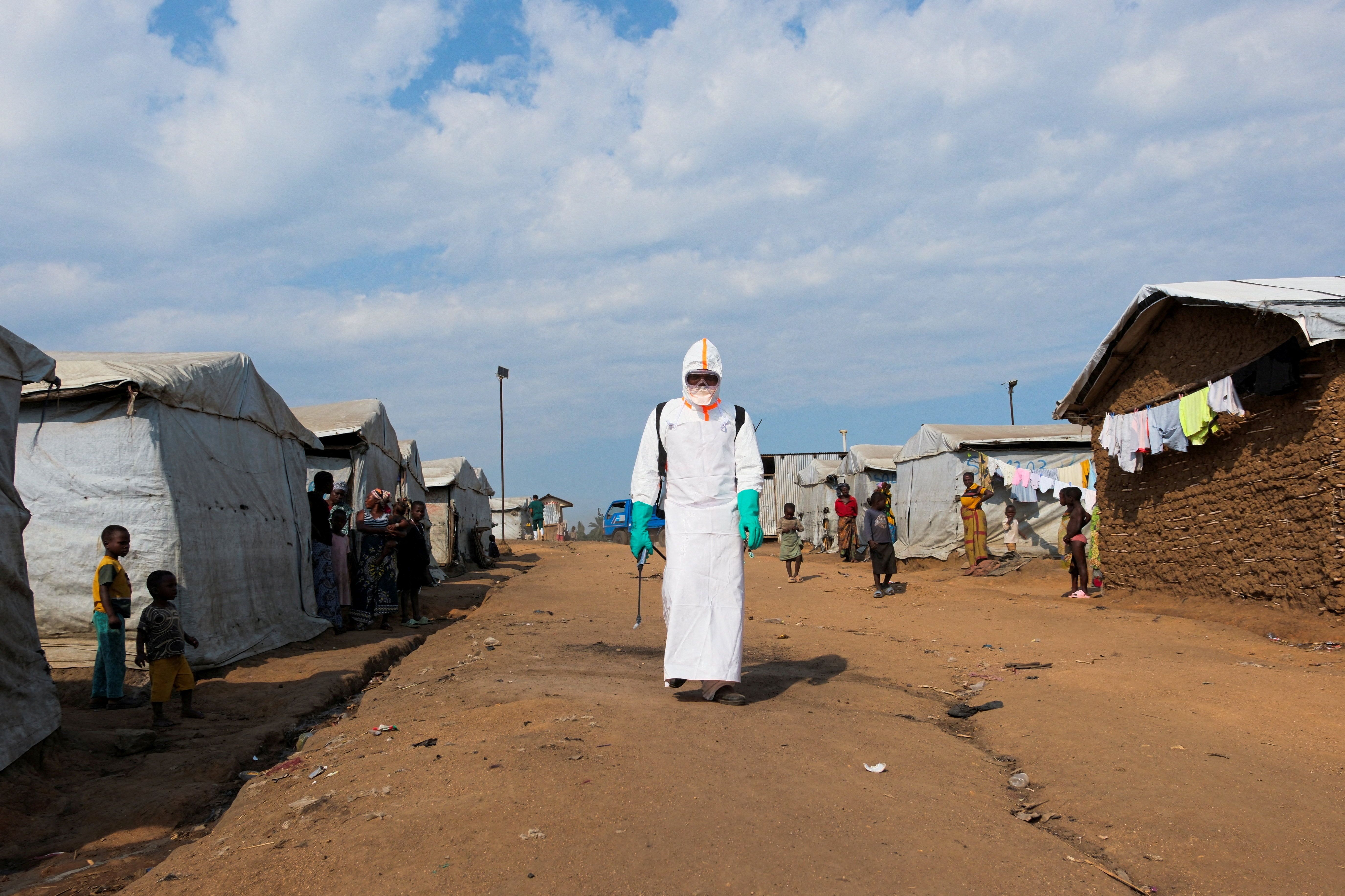 Thousands flee Ebola-hit camp in DR Congo after soldiers enter site
