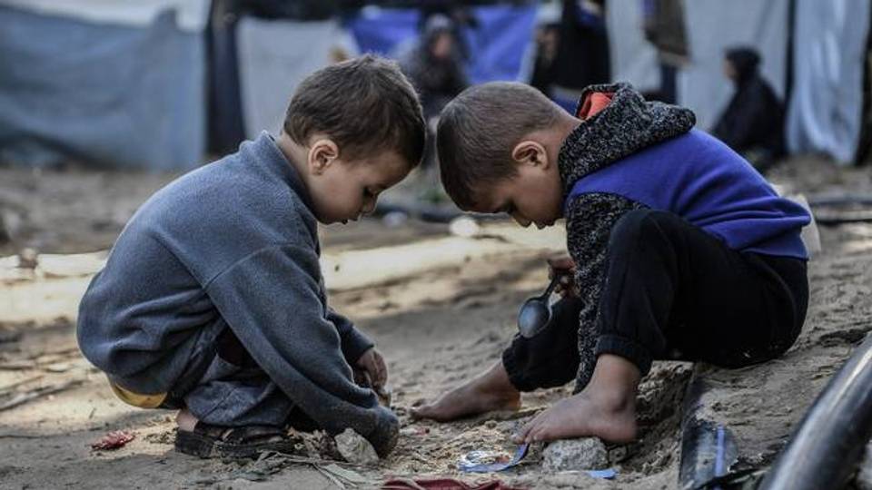 KAI-TSAYE: An kashe Falasdinawa 100 a hare-haren da aka kai musu cikin dare a Gaza