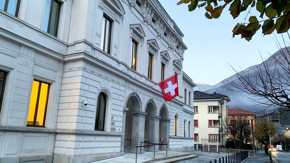 Ousman Sonko jugé pour crimes contre l’humanité dont viols en Suisse