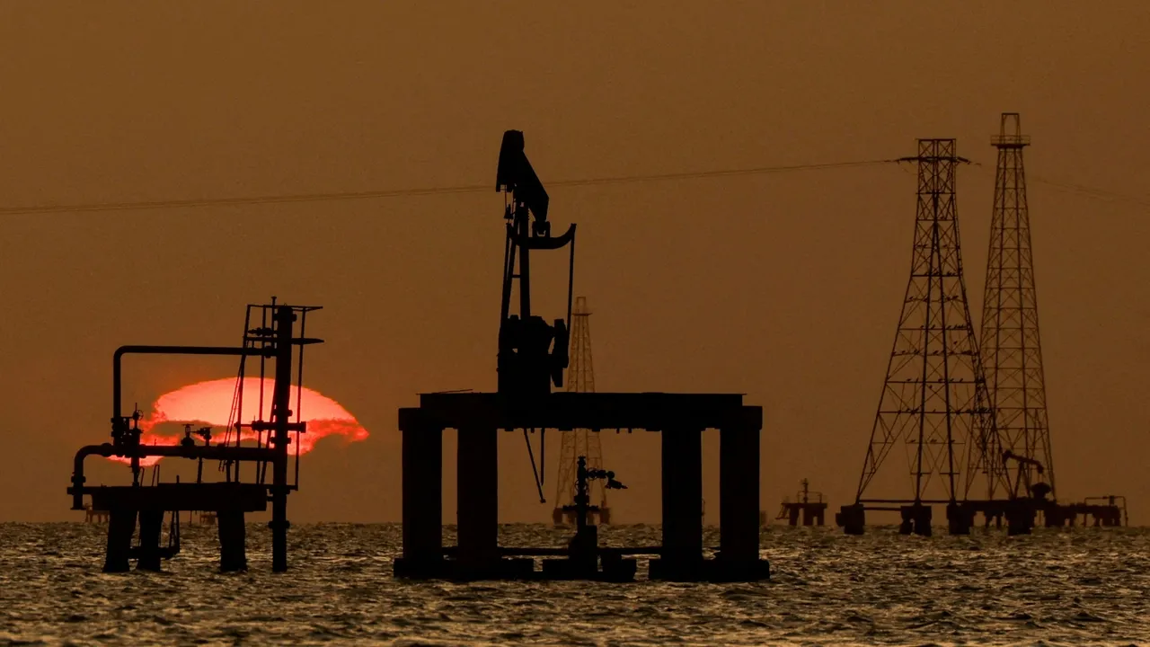 Oil prices rebound above $105 after Trump rejects Iranian Hormuz peace deal