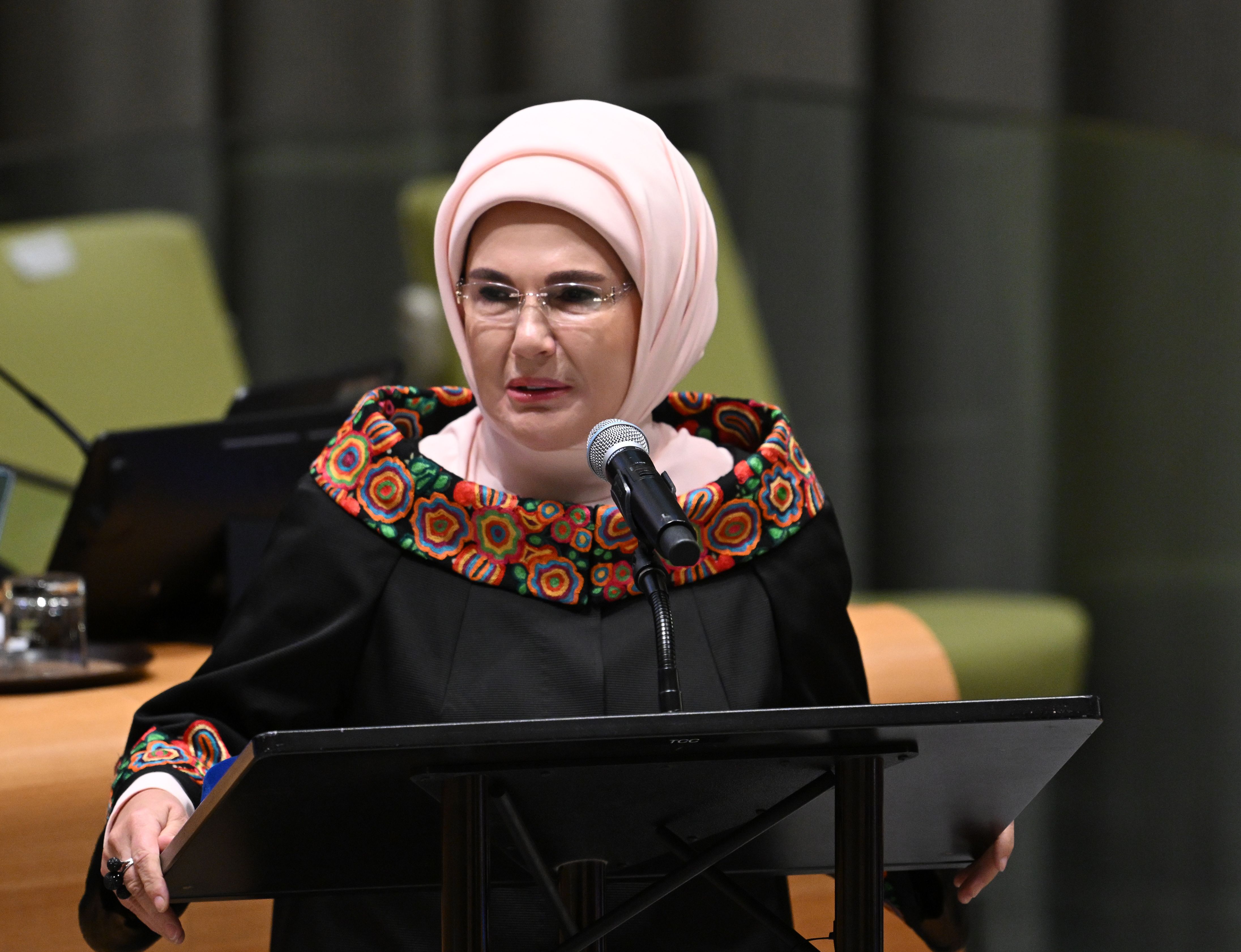 Emine Erdogan appelle à passer d’une "culture du tout-jetable" à une consommation durable