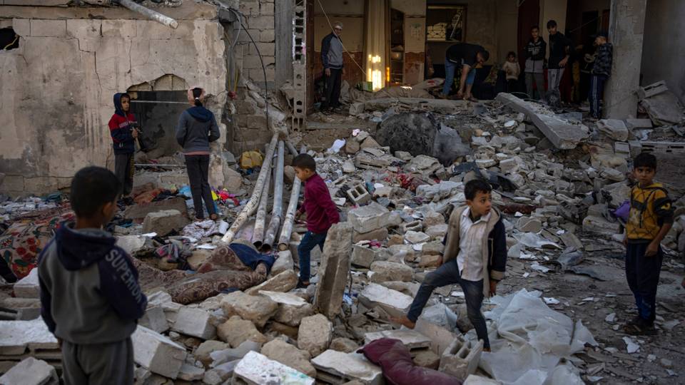 Isra'ila ta kashe mutum 100 da raunata 158 a Gaza