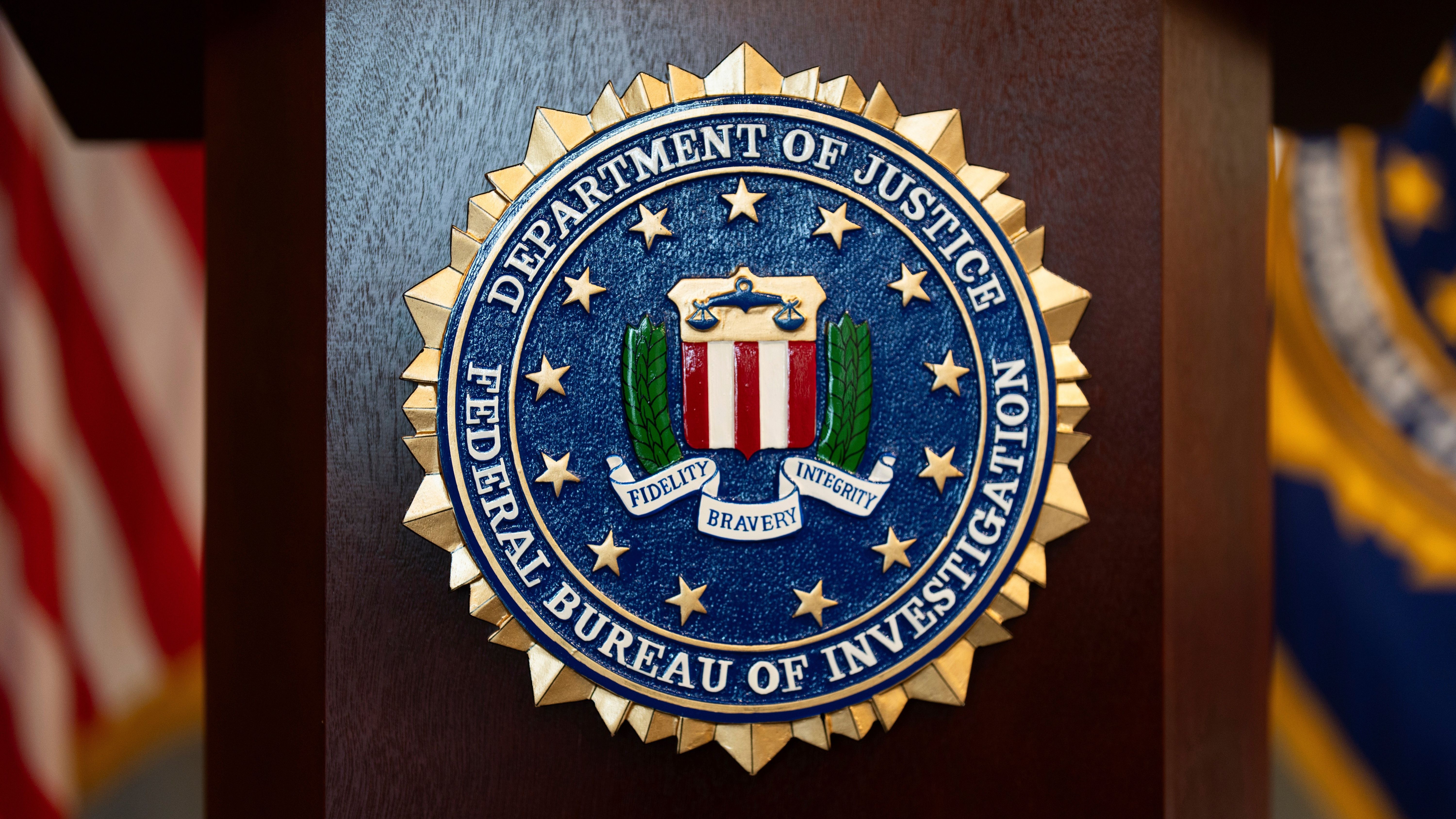 FBI ta kama mutane tara a Nijeriya da ake zargi da laifukan intanet, an ƙwace na’urori 53