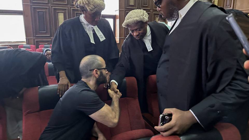 Binance: Nigeria delays executives' trial for tax evasion