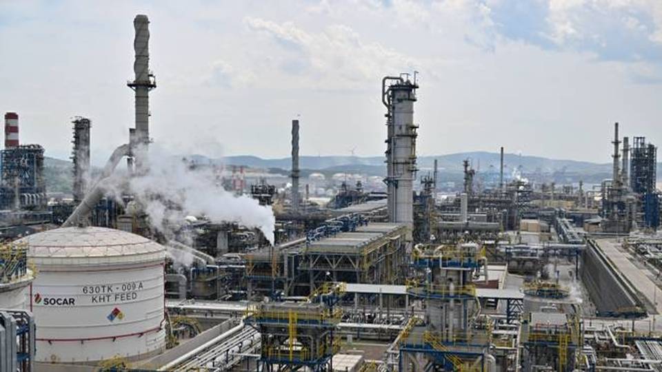 Türkiye's November foreign trade deficit shrinks