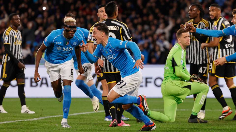 Naples bat la Juventus 2-1 et réduit ses chances de remporter la Serie A
