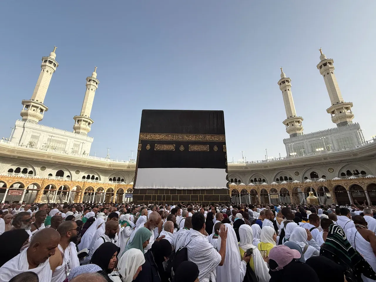 Saudiyya na amfani da jirage marasa matuka da fasahar AI  don sanya idanu kan ayyukan Hajji
