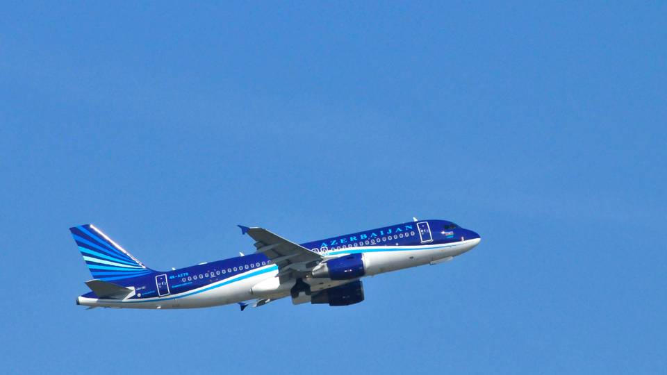 Kazakhstan: Crash d'un avion de l'Azerbaijan Airlines AZAL